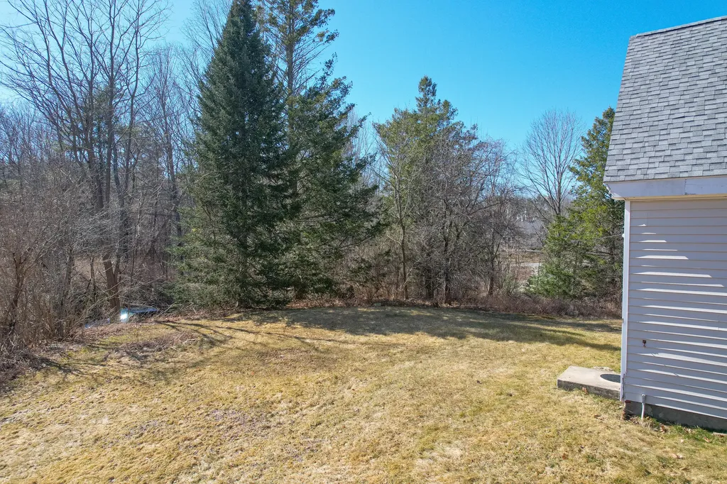 18 Ludwig Road Dresden ME 04342