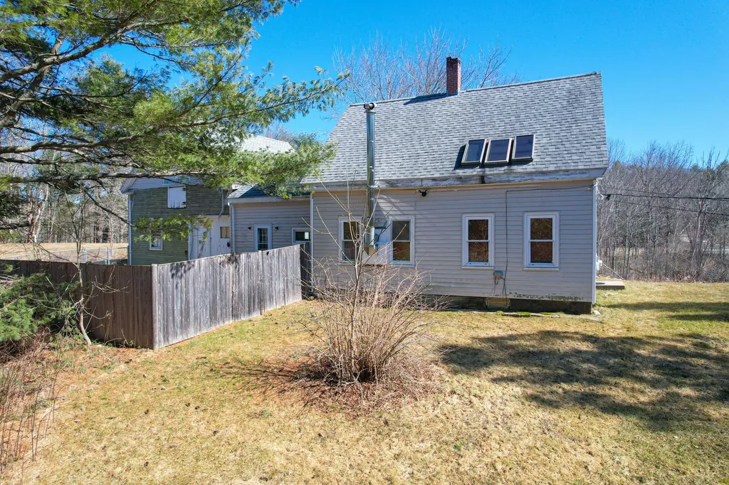 18 Ludwig Road Dresden ME 04342