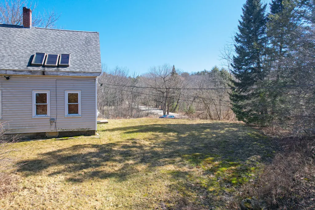 18 Ludwig Road Dresden ME 04342