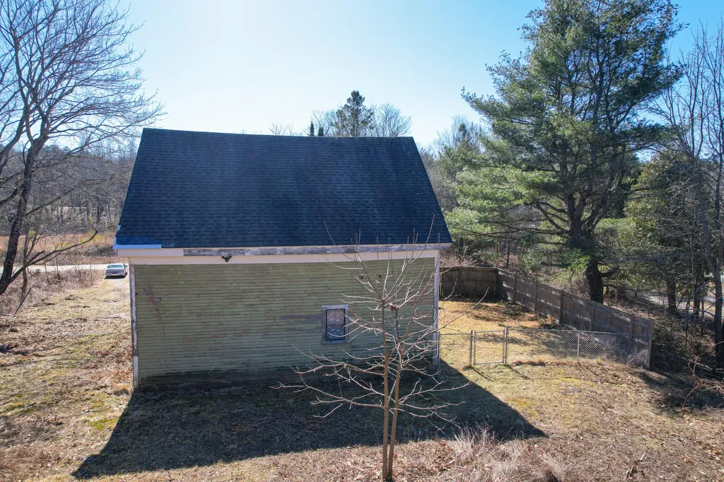 18 Ludwig Road Dresden ME 04342