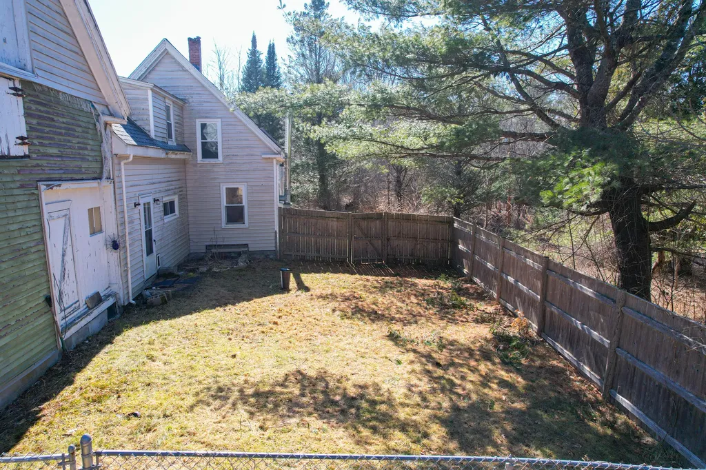 18 Ludwig Road Dresden ME 04342