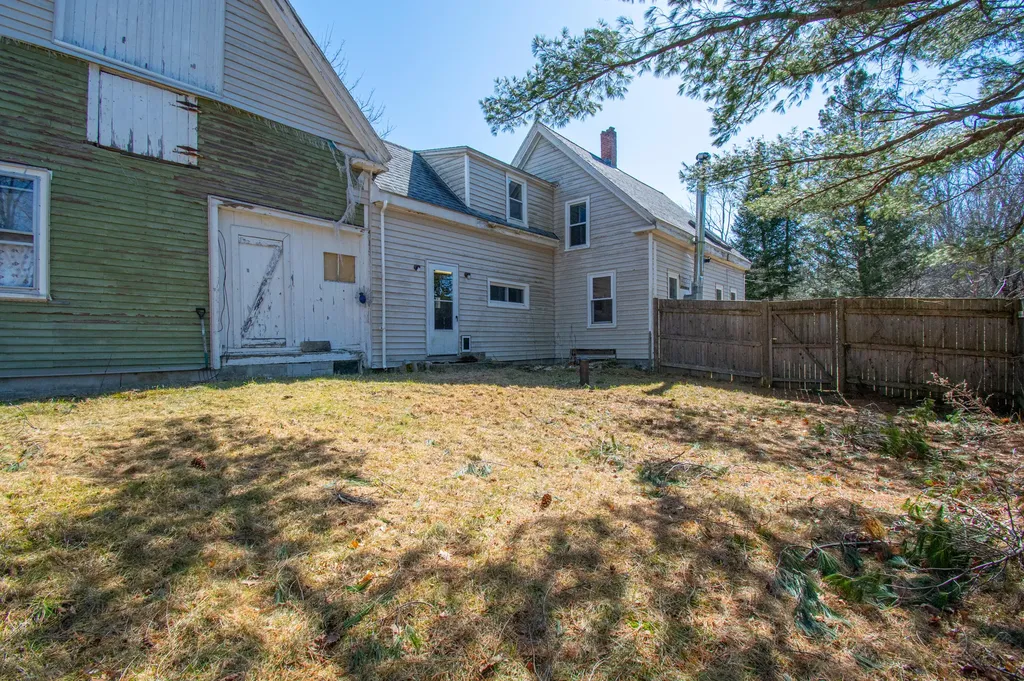 18 Ludwig Road Dresden ME 04342