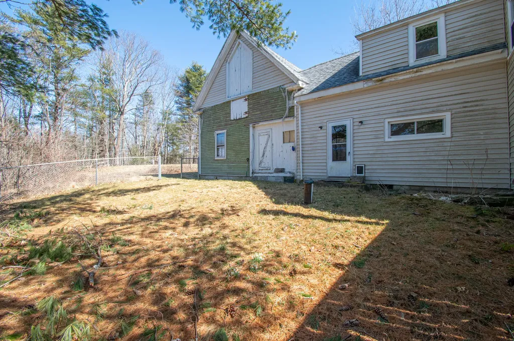 18 Ludwig Road Dresden ME 04342