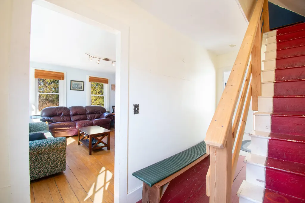 18 Ludwig Road Dresden ME 04342