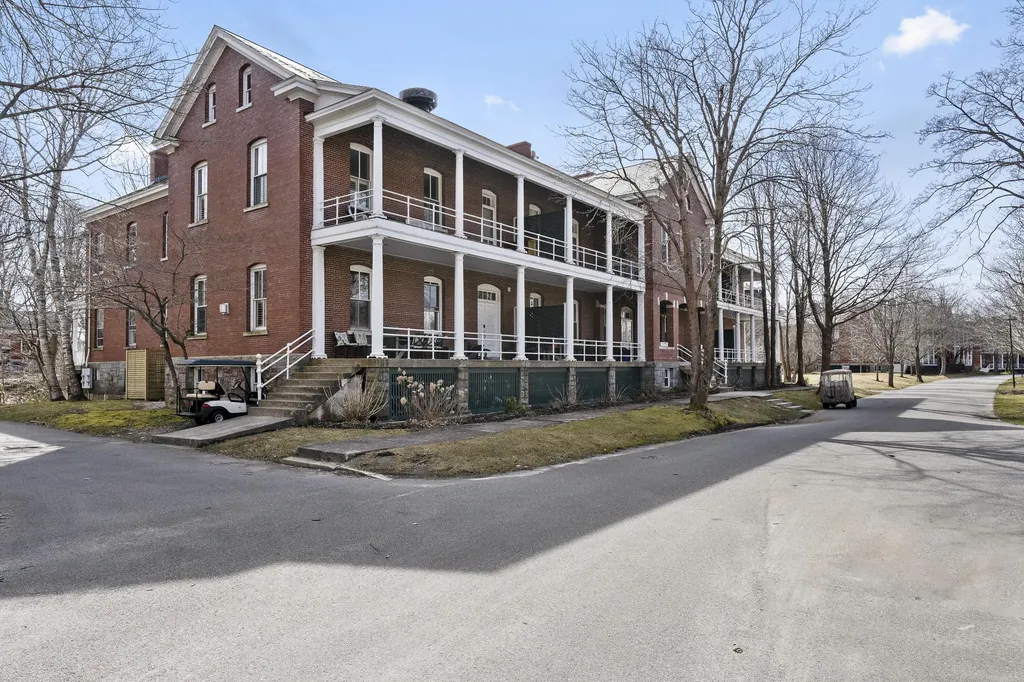 40 Mckinley Court Portland ME 04109