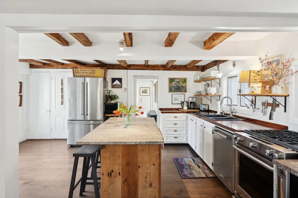 142 Port Road Kennebunk ME 04043