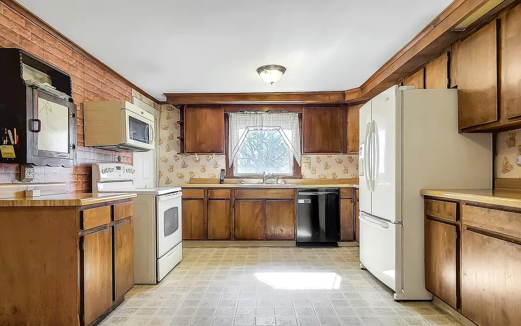 44 Metcalf Road Winthrop ME 04364