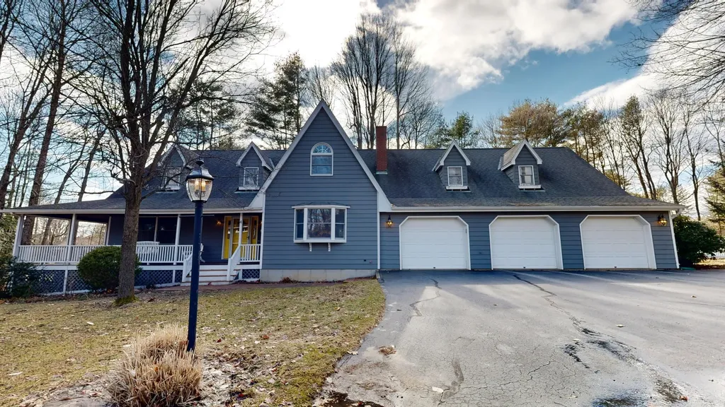 4 Southridge Lane Lewiston ME 04240