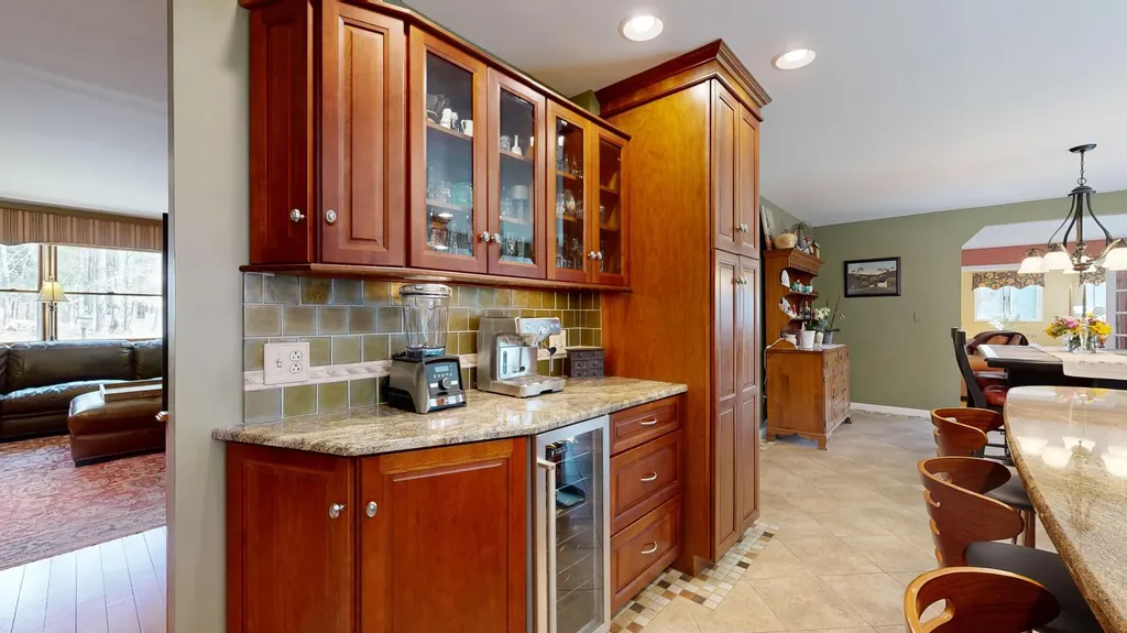 4 Southridge Lane Lewiston ME 04240