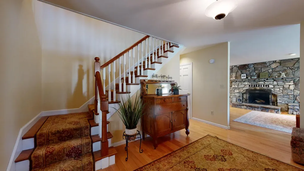 4 Southridge Lane Lewiston ME 04240