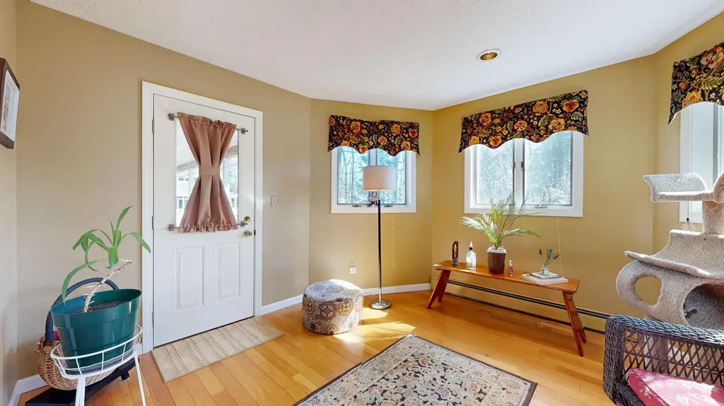 4 Southridge Lane Lewiston ME 04240