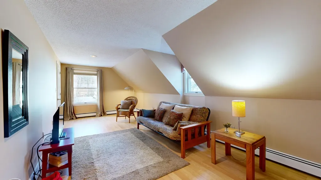 4 Southridge Lane Lewiston ME 04240