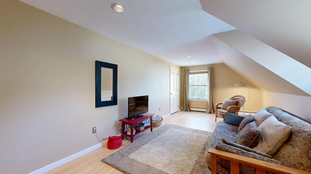 4 Southridge Lane Lewiston ME 04240