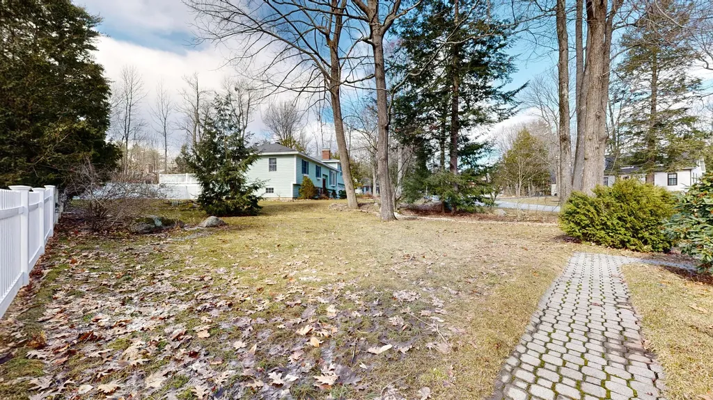 4 Southridge Lane Lewiston ME 04240