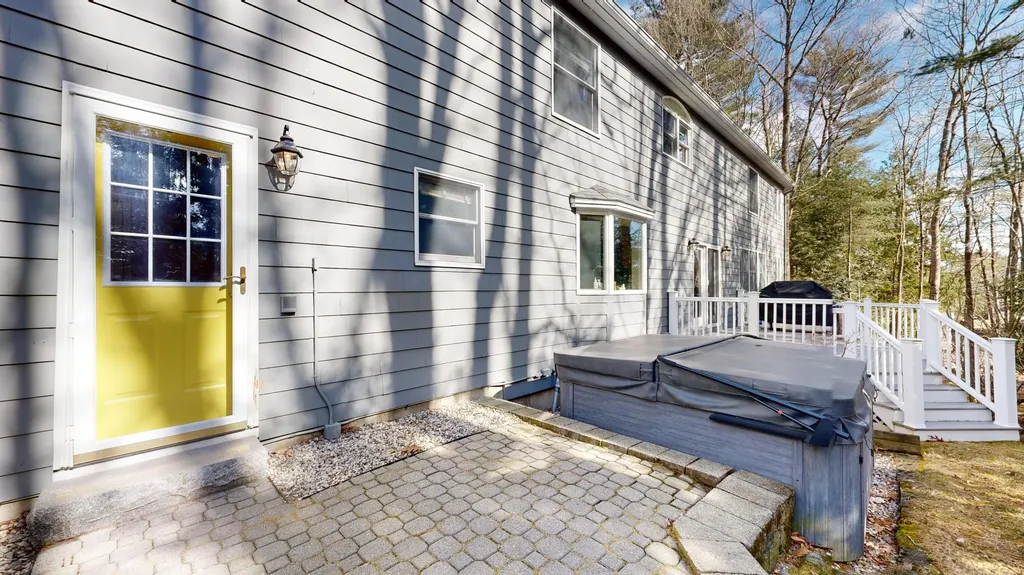 4 Southridge Lane Lewiston ME 04240