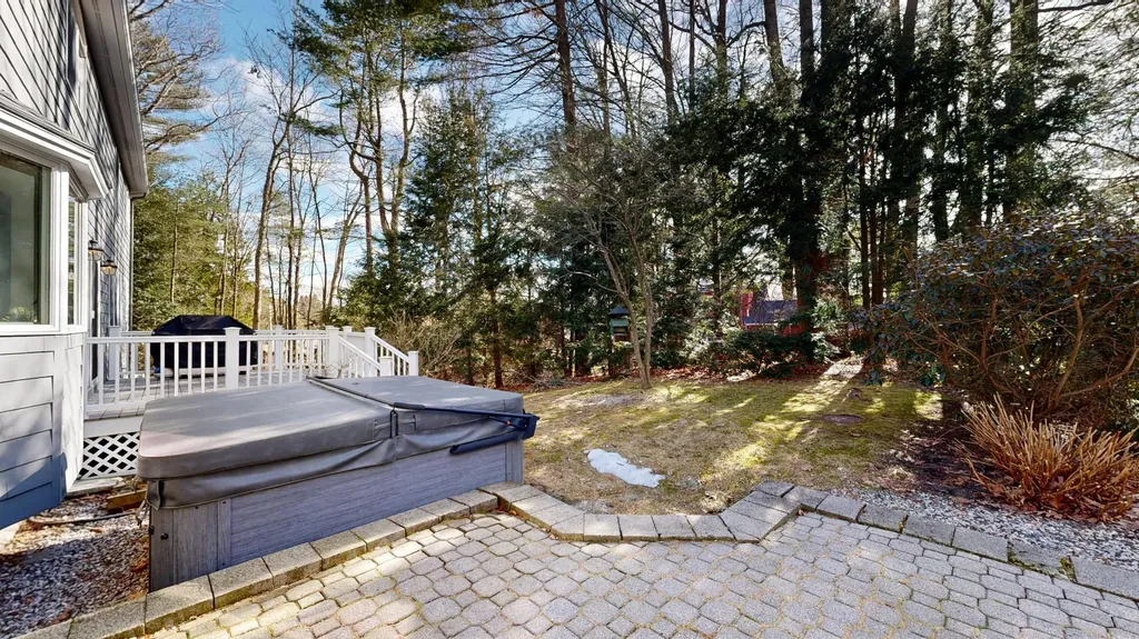 4 Southridge Lane Lewiston ME 04240