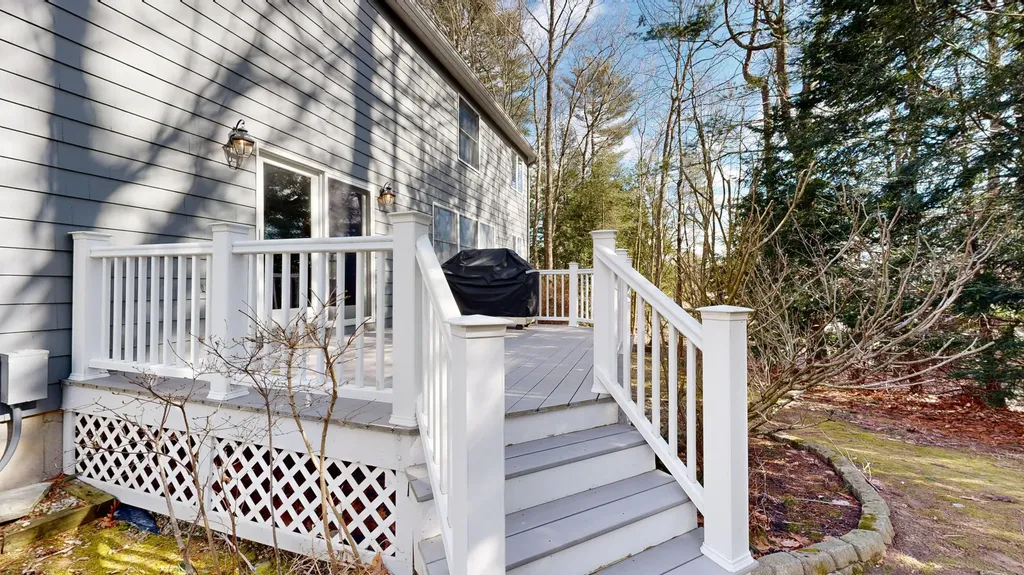4 Southridge Lane Lewiston ME 04240