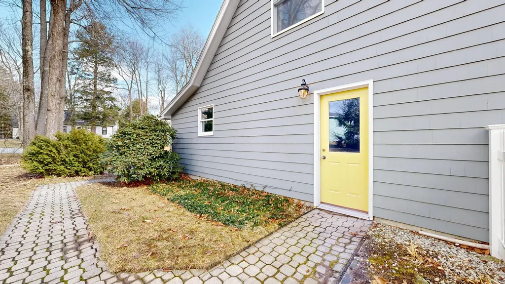 4 Southridge Lane Lewiston ME 04240