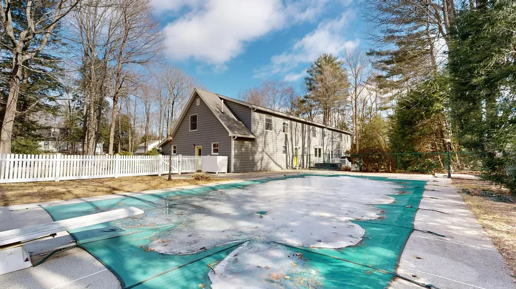 4 Southridge Lane Lewiston ME 04240