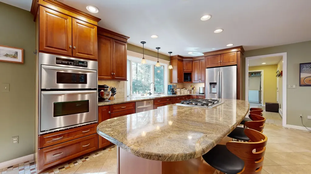 4 Southridge Lane Lewiston ME 04240