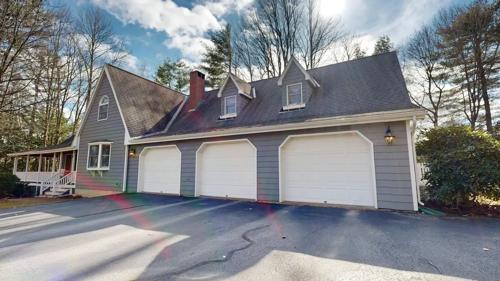 4 Southridge Lane Lewiston ME 04240