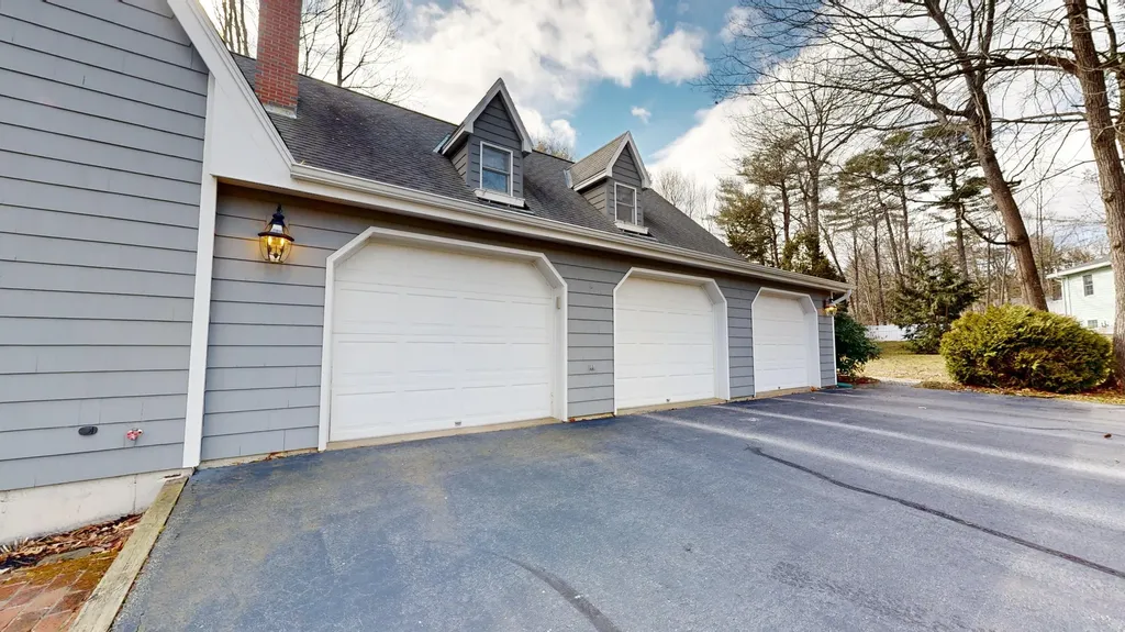 4 Southridge Lane Lewiston ME 04240