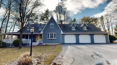 4 Southridge Lane Lewiston ME 04240