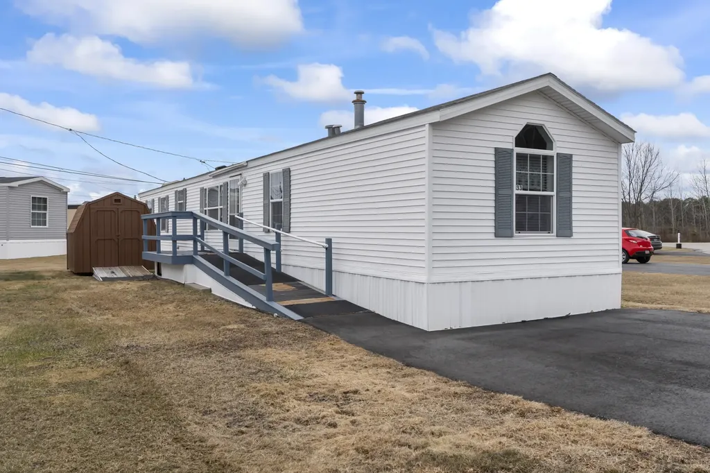 33 Elwell Lane Brunswick ME 04011