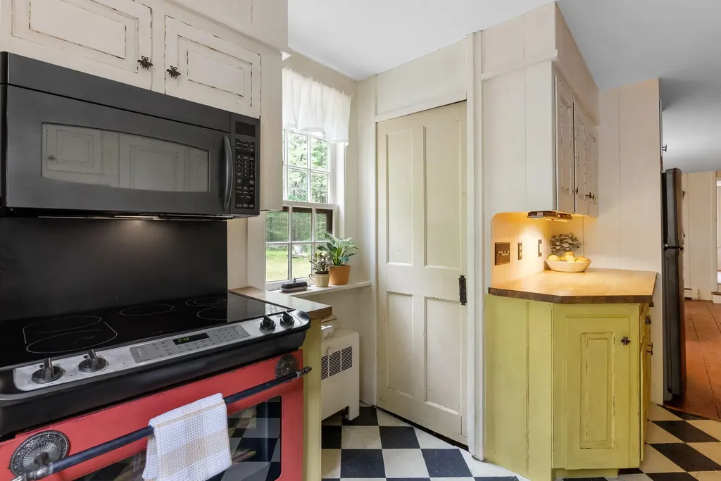 182 Morrills Mill Road North Berwick ME 03906