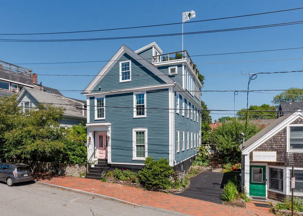 31 Brackett Street Portland ME 04102