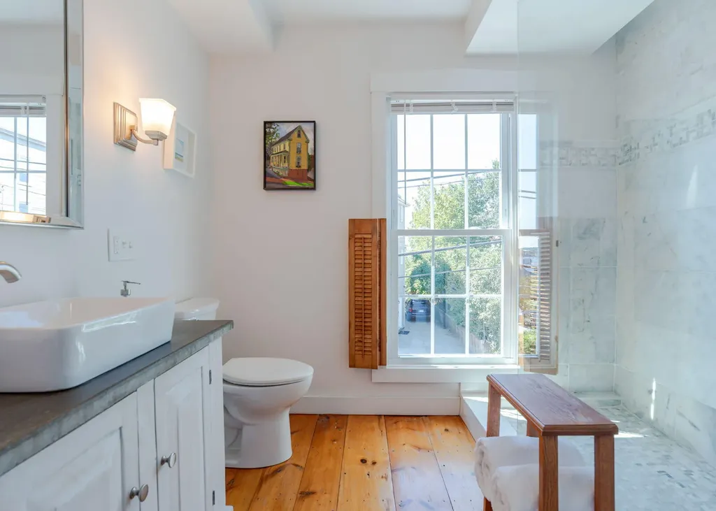 31 Brackett Street Portland ME 04102