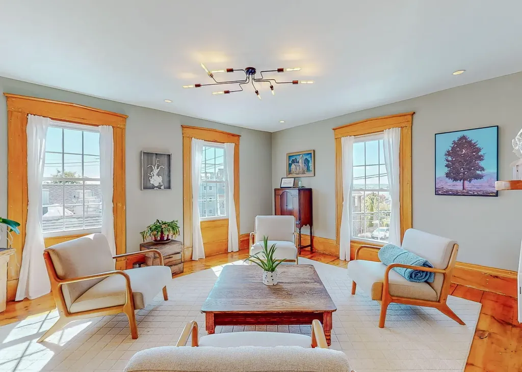 31 Brackett Street Portland ME 04102