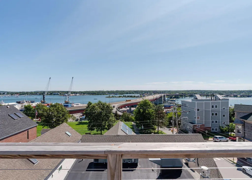 31 Brackett Street Portland ME 04102