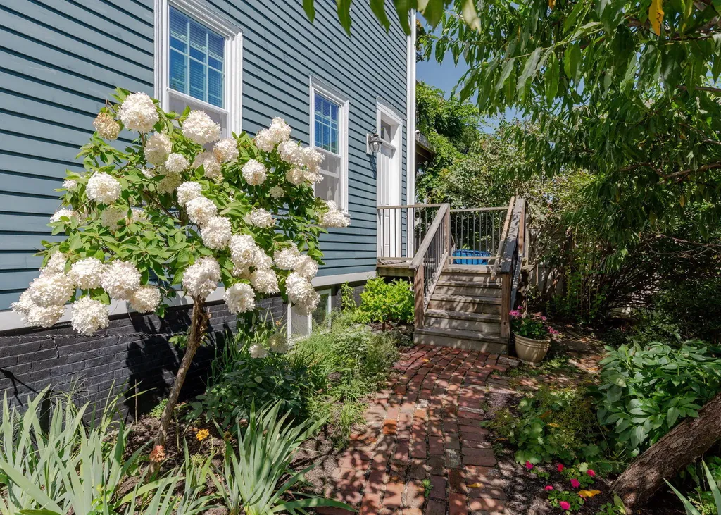31 Brackett Street Portland ME 04102