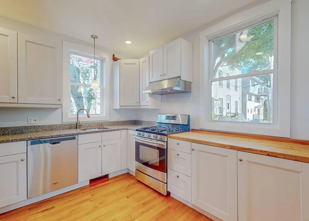 31 Brackett Street Portland ME 04102
