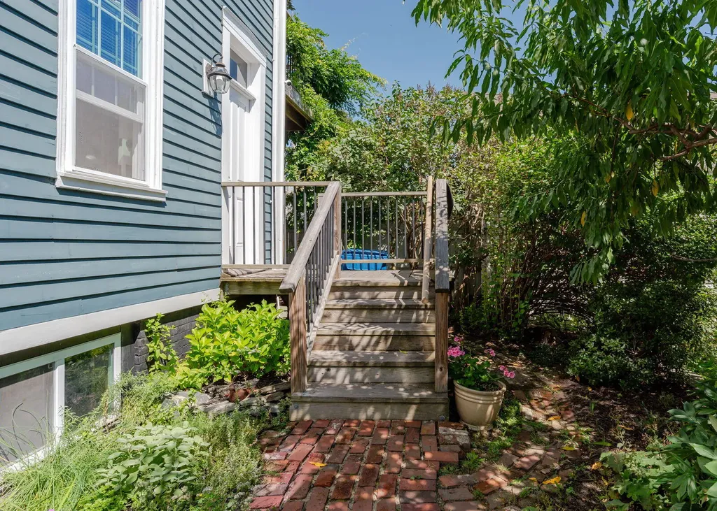 31 Brackett Street Portland ME 04102