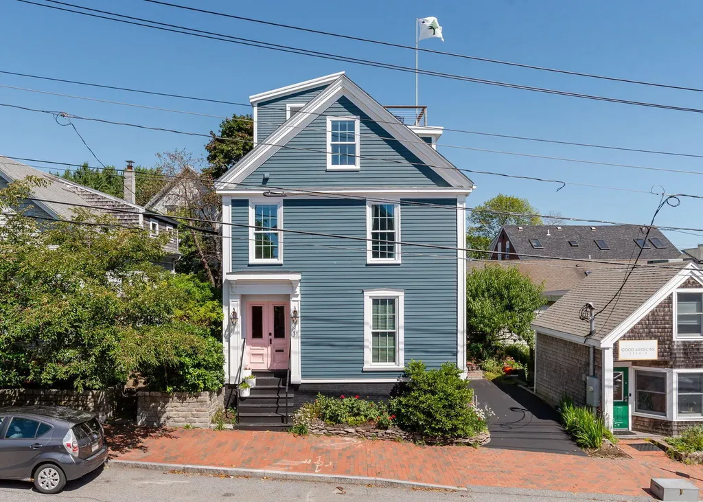31 Brackett Street Portland ME 04102