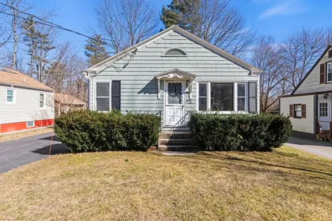39 Elmwood Avenue Westbrook ME 04092