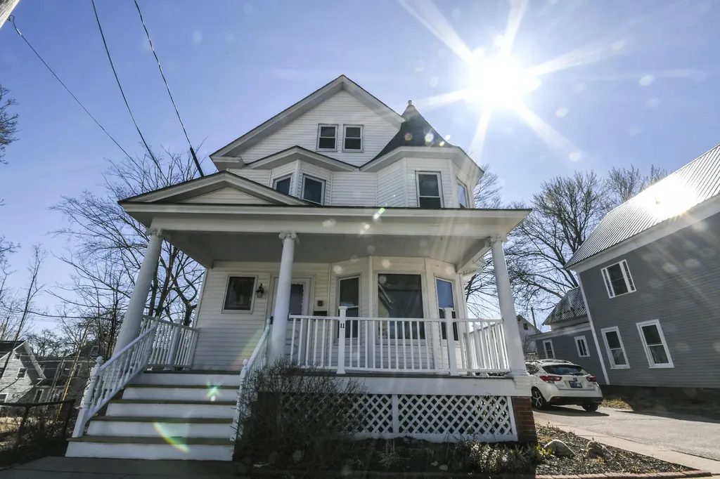 11 Maple Street Sanford ME 04073