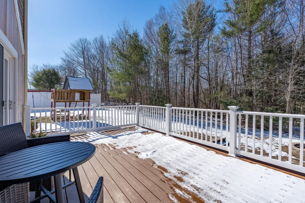 686 Brighton Hill Road Minot ME 04258