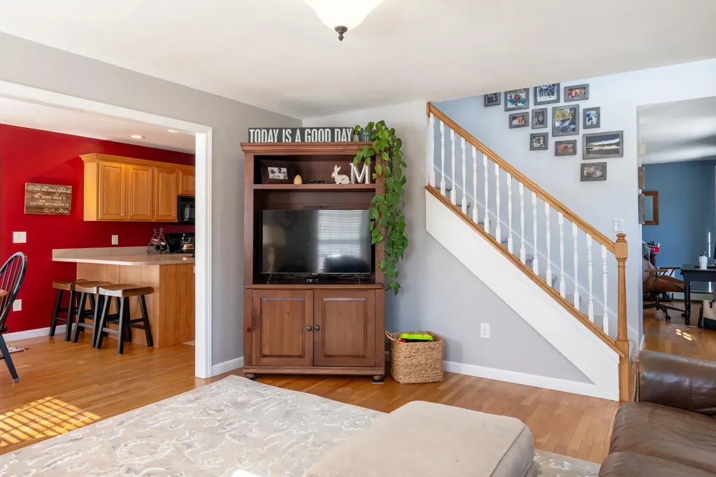 686 Brighton Hill Road Minot ME 04258