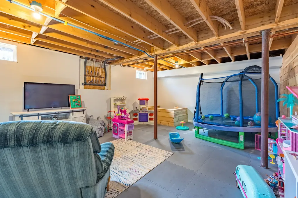 686 Brighton Hill Road Minot ME 04258