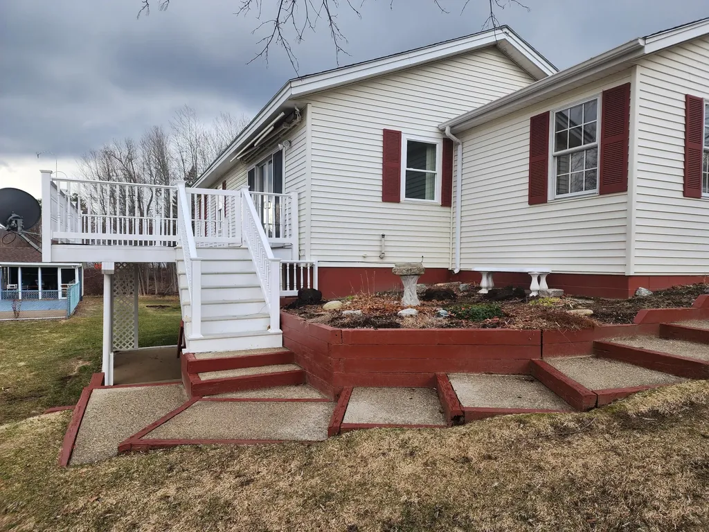 5 Hillsdale Road Jay ME 04239