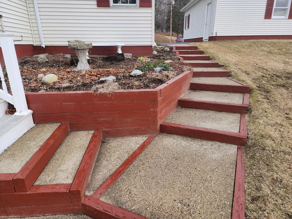 5 Hillsdale Road Jay ME 04239