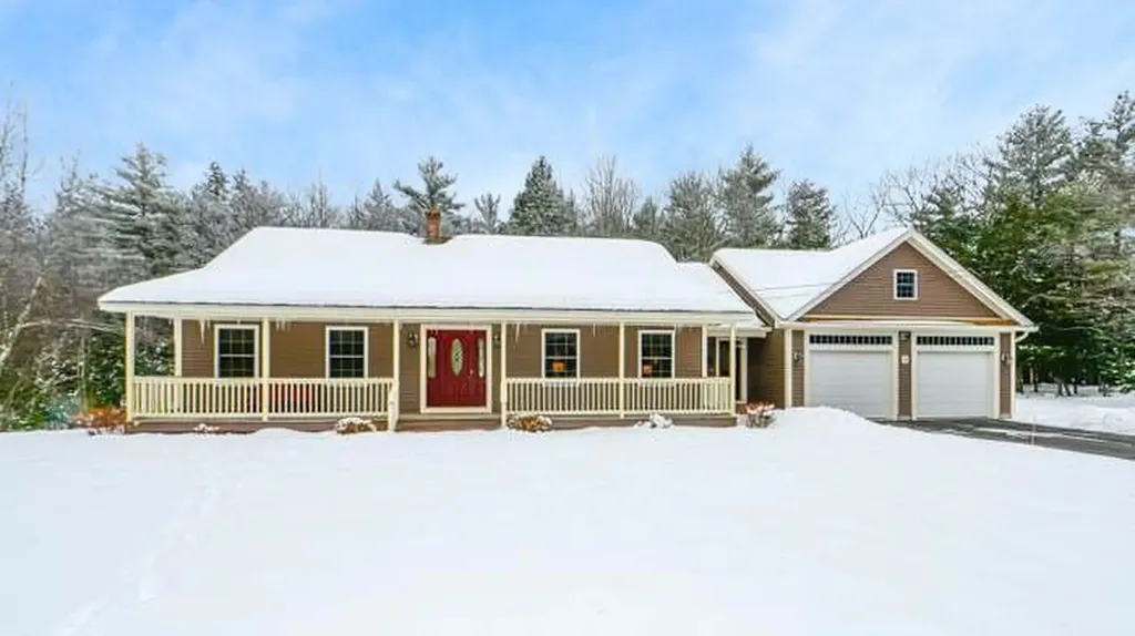 20 Hannahs Way Bridgton ME 04009