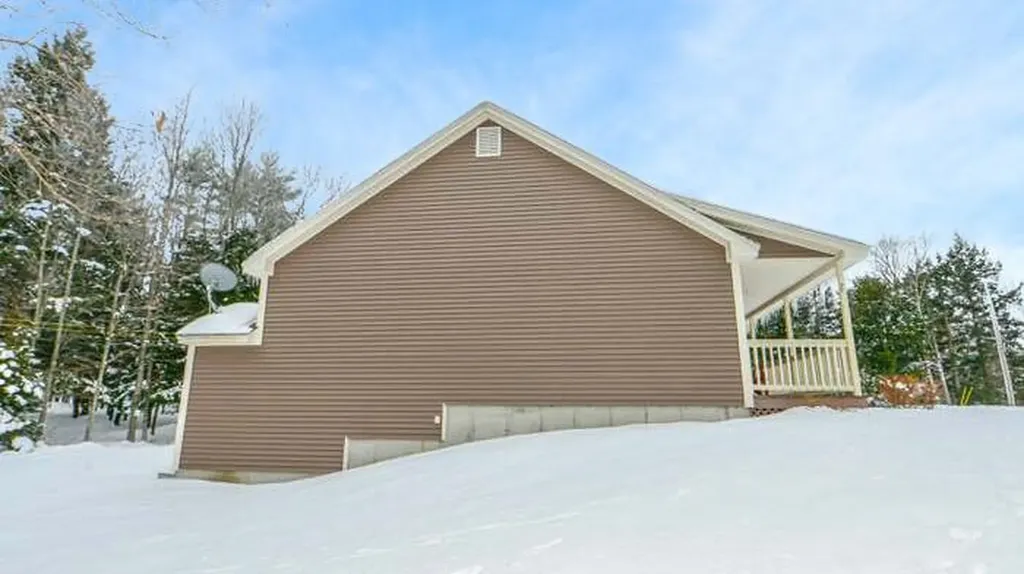 20 Hannahs Way Bridgton ME 04009