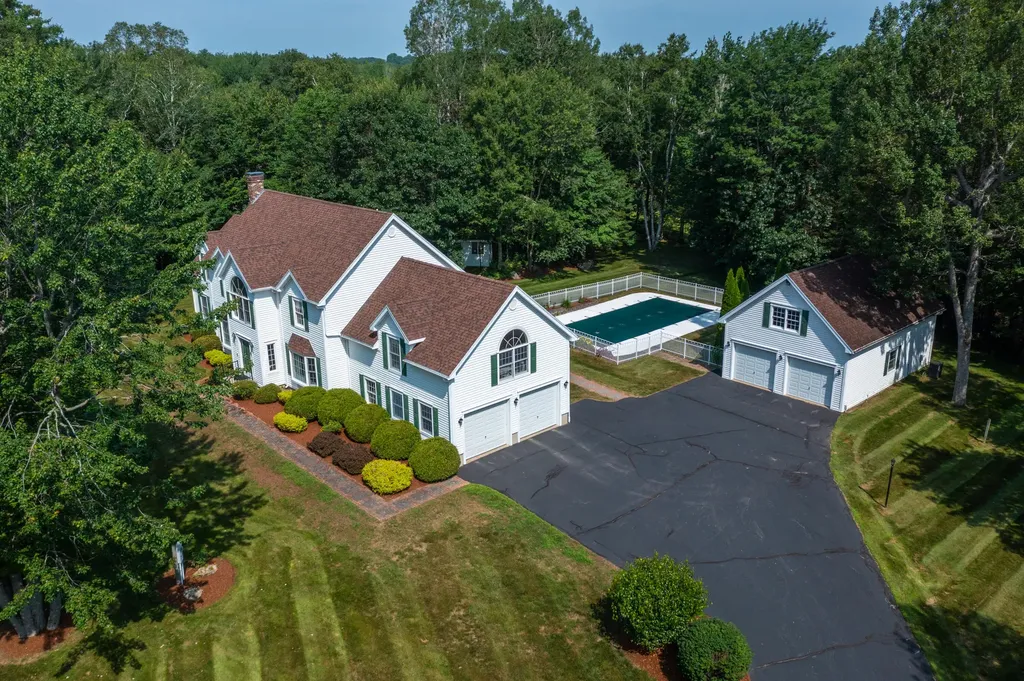 160 Fox Hollow Lane Bangor ME 04401