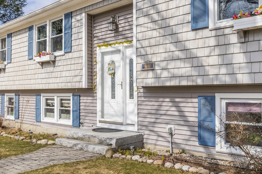 77 Dole Drive Portland ME 04103