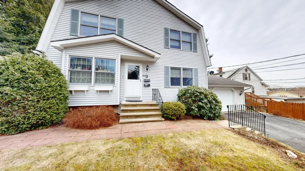 3 Lynn Street Lewiston ME 04240
