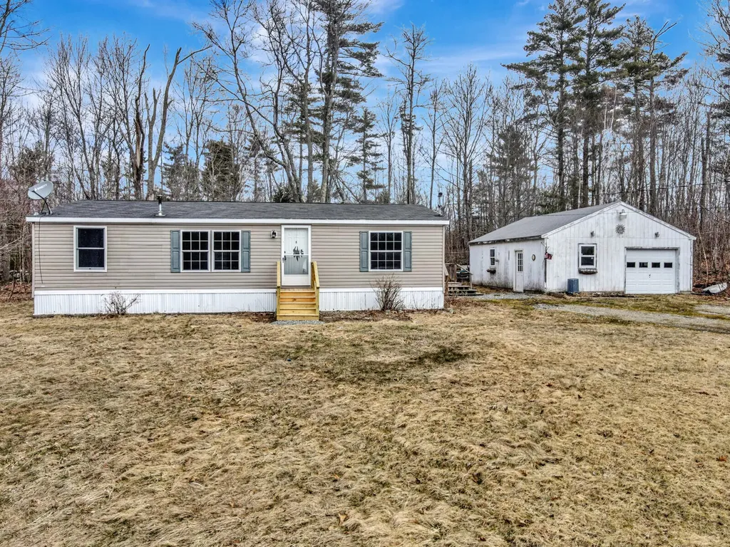 10 Taryn Drive Dresden ME 04342